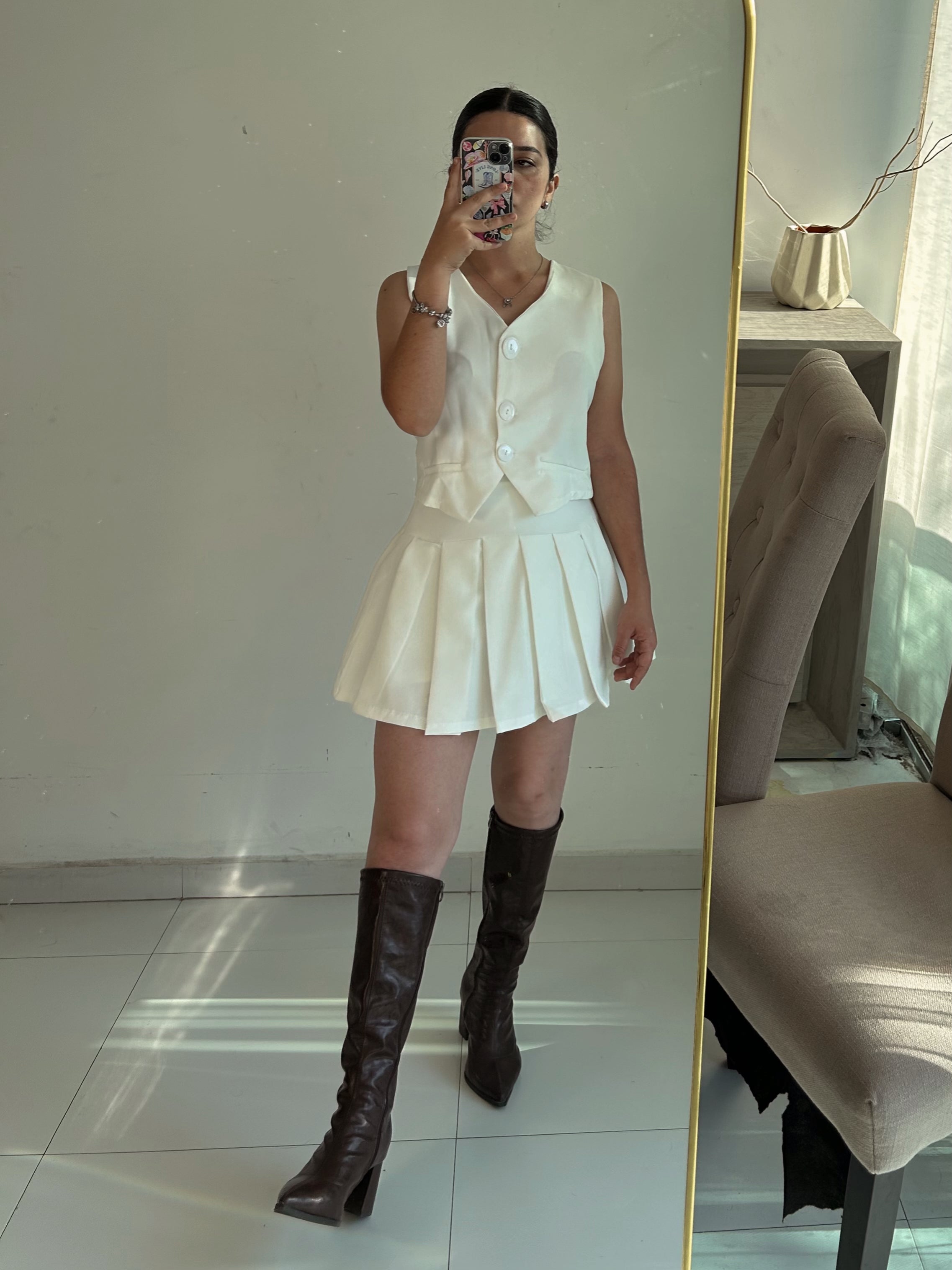 Set chaleco y falda blanco